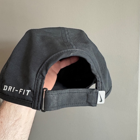 Nike Featherlight Dri-Fit Hat (Adjustable) - Picture 2 of 4